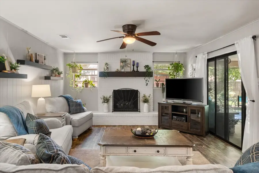 4208 Shipley Court, Benbrook, TX 76116 - Image #3