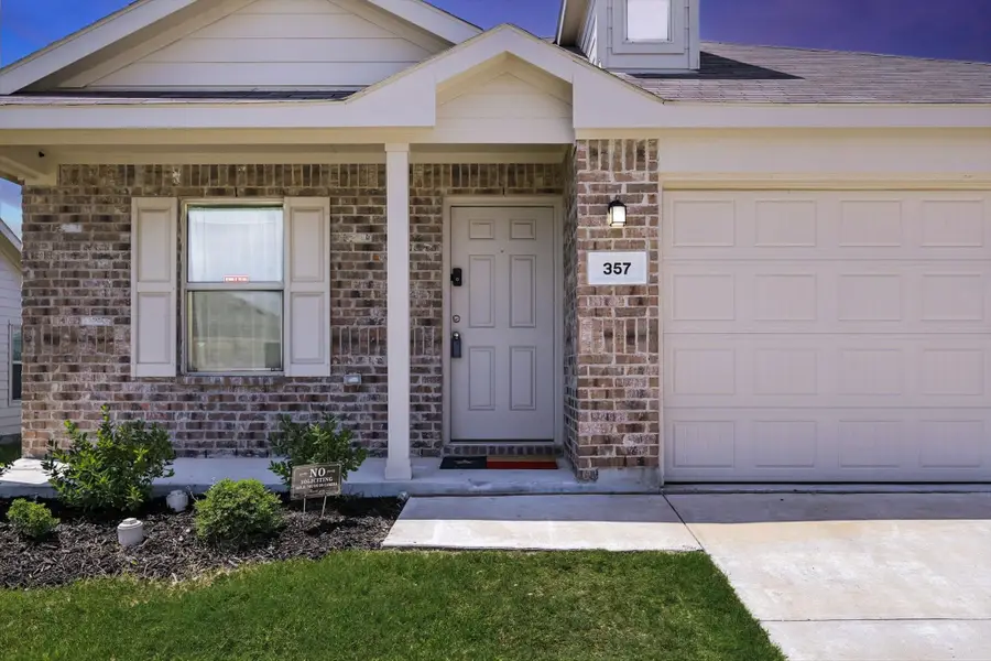 357 Dry Canyon Way, Justin Roanoke, TX 76052 - Image #2