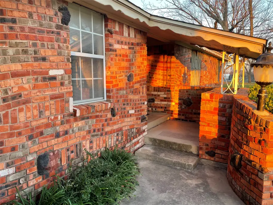 241 E Aurora Street, Rhome, TX 76078 - Image #2