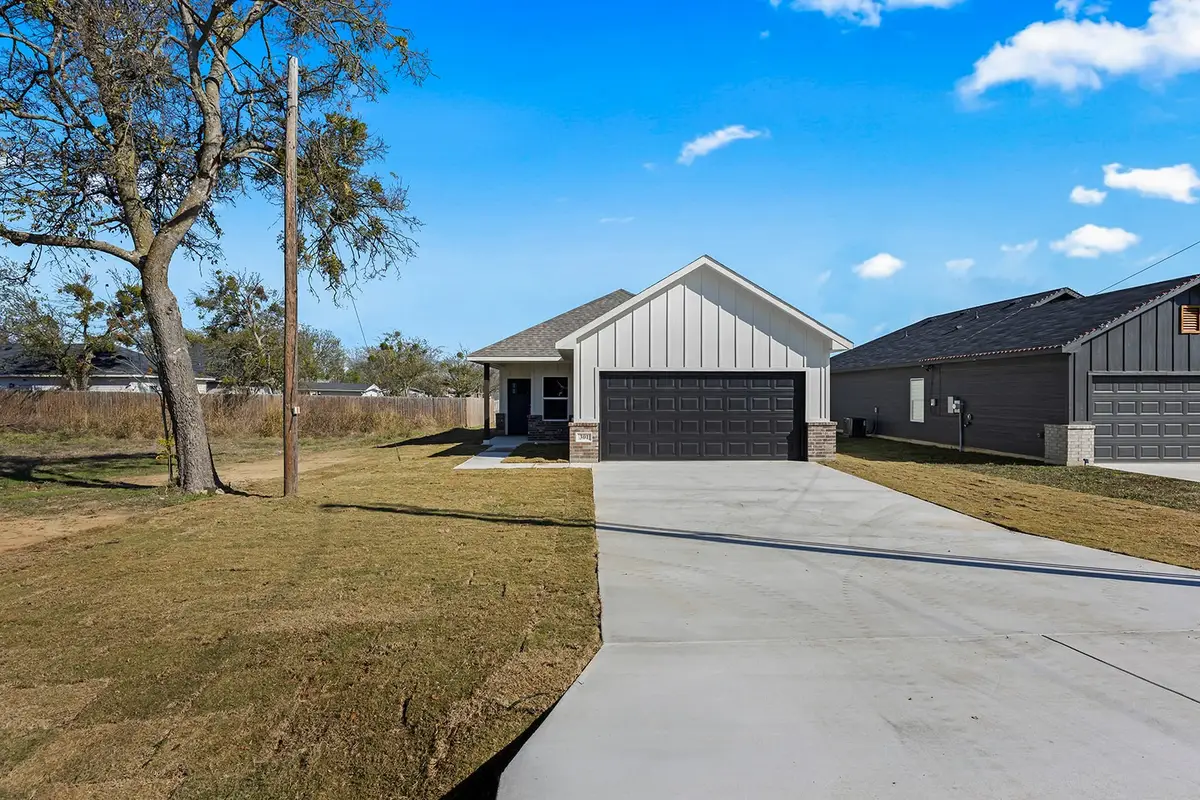 301 S Lamar Street, Itasca, TX 76055 - Image #1