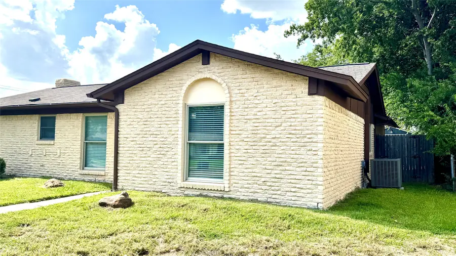 809 Milky Way, Garland, TX 75040 - Image #2