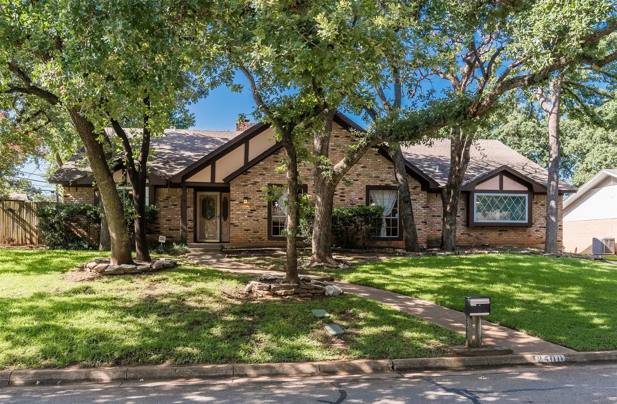 2500 High Oak Drive, Arlington, TX 76012 - Image #1