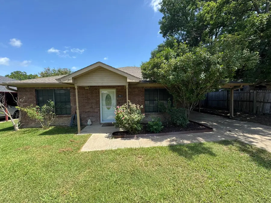 705 E James Street, Wills Point, TX 75169 - Image #3