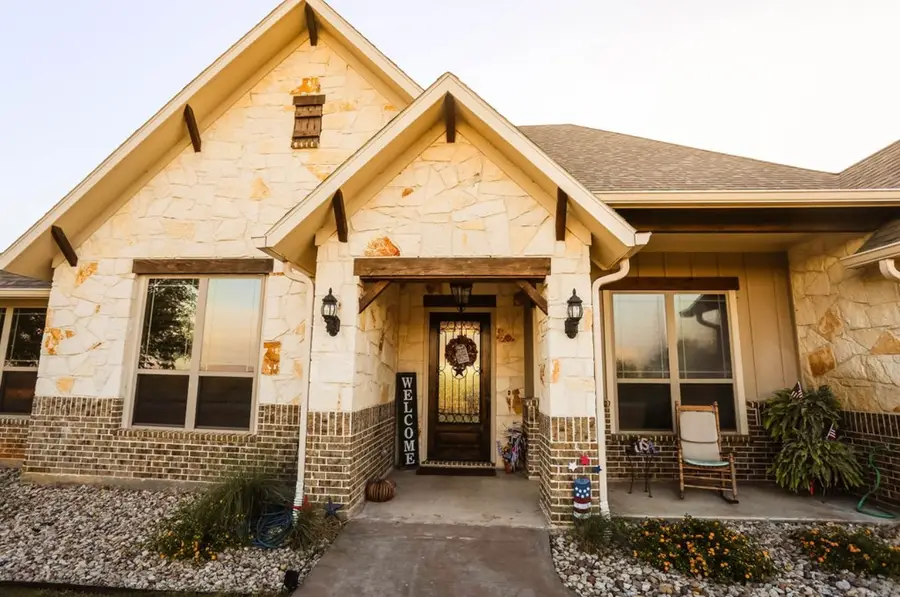 667 Comanche Lake Rd, Comanche, TX 76442 - Image #2