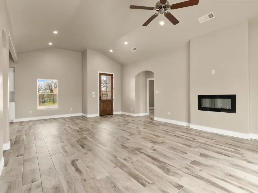 1309 Walters Drive, Granbury, TX 76048 - Image #3