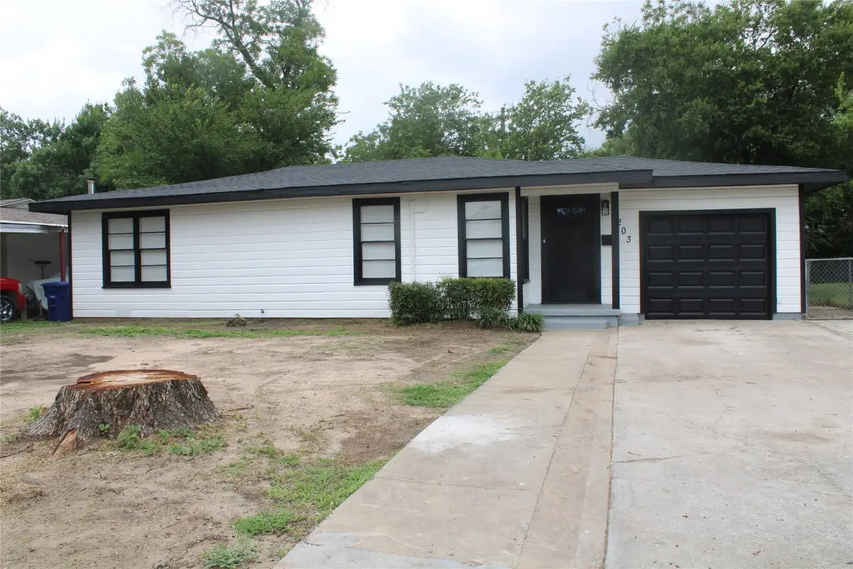 2203 Southside Dr, Brownwood, TX 76801 - Image #1
