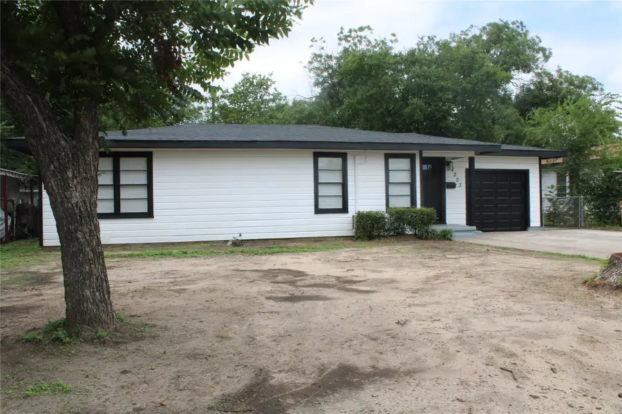 2203 Southside Dr, Brownwood, TX 76801 - Image #2