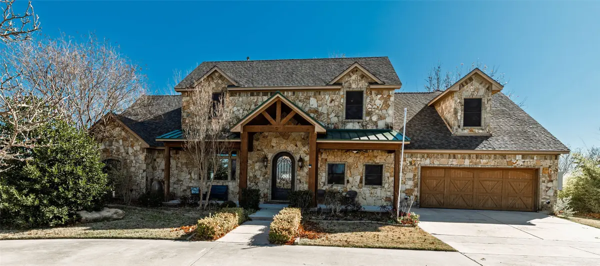 519 Islet Drive, Runaway Bay, TX 76426 - Image #1