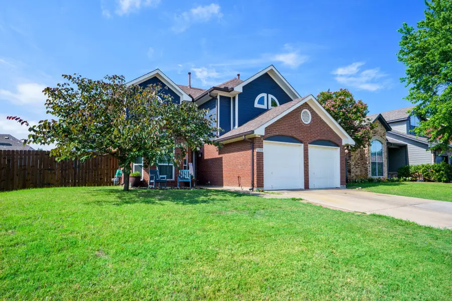 1222 Falling Water Drive, Lewisville, TX 75067 - Image #2