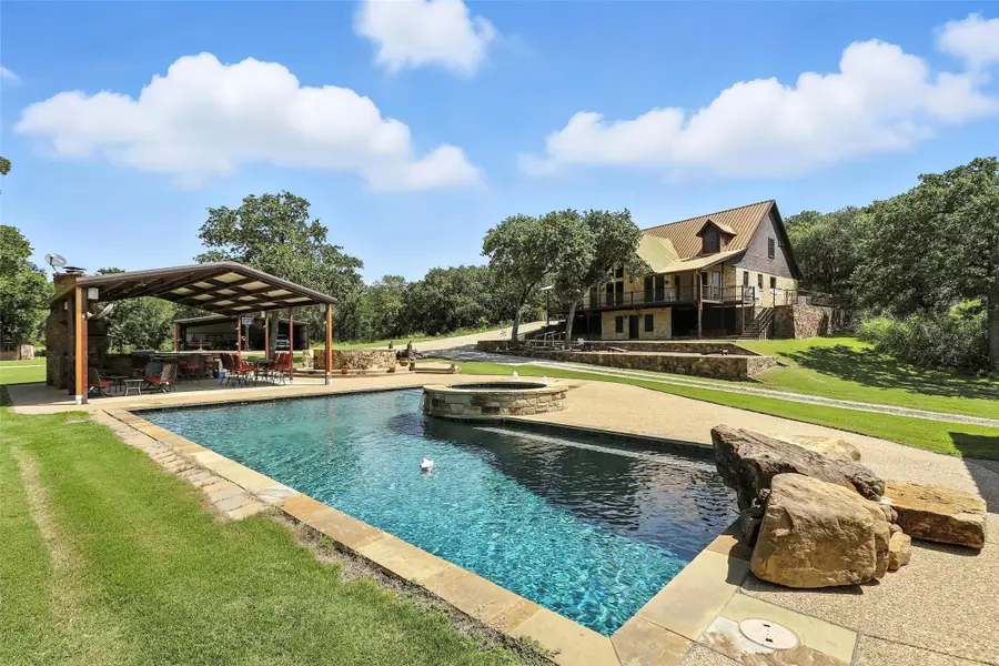 6135 Dobbs Valley Road, Millsap, TX 76066 - Image #2