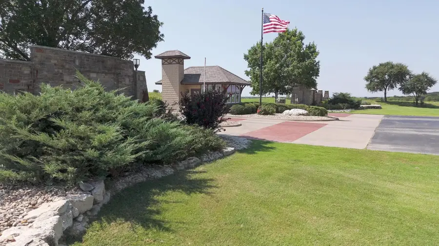 8638 Retreat Boulevard, Cleburne, TX 76033 - Image #2