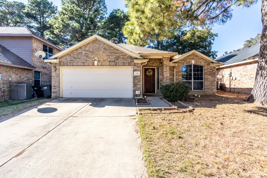 536 Cross Ridge Circle N, Fort Worth, TX 76120 - Image #2