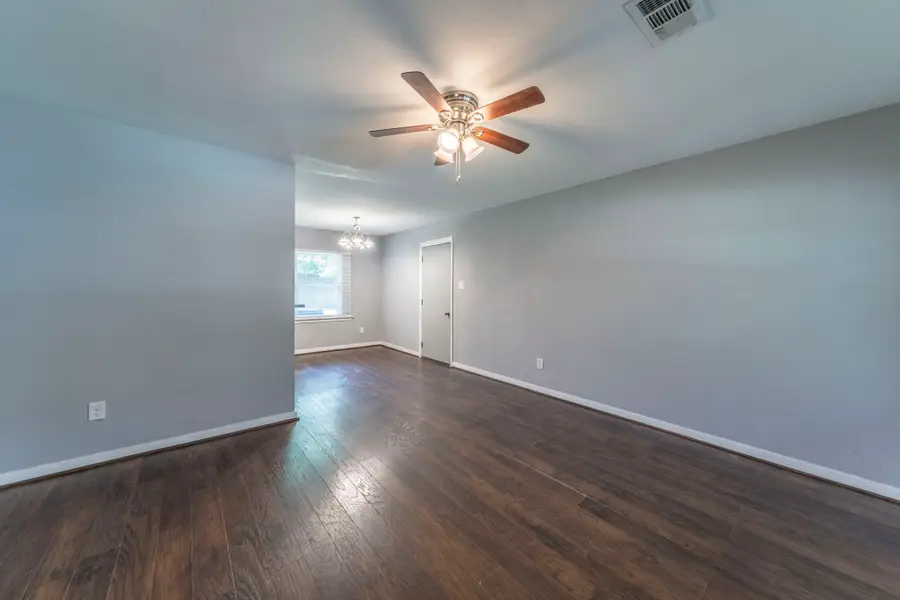 13525 Mount Castle Drive, Farmers Branch, TX 75234 - Image #2