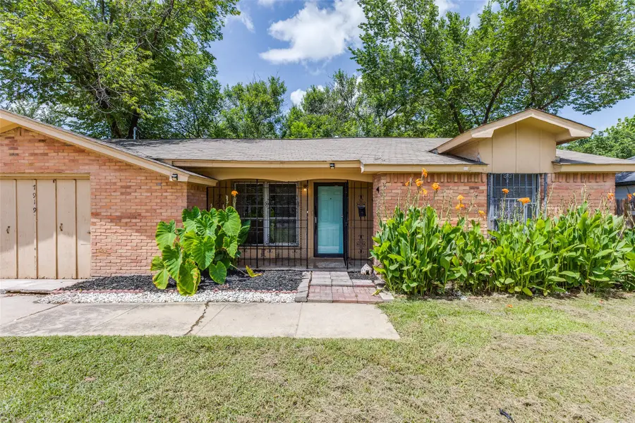 7919 Olusta Dr, Dallas, TX 75217 - Image #2