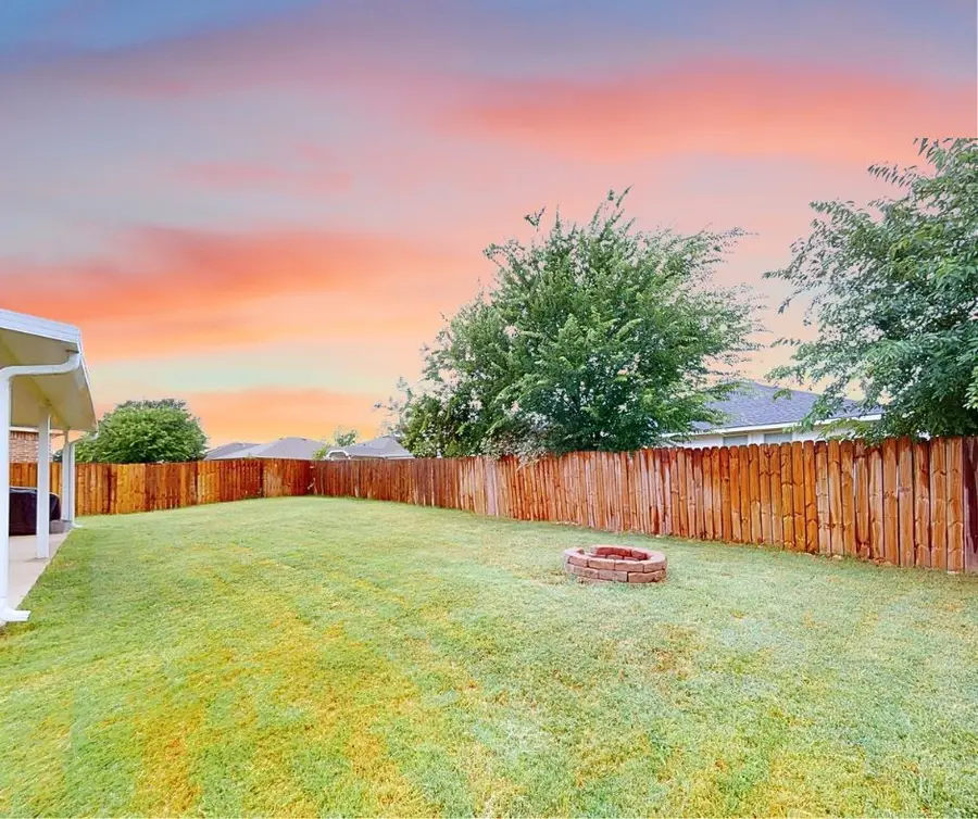 6216 White Jade Drive, Fort Worth, TX 76179 - Image #3