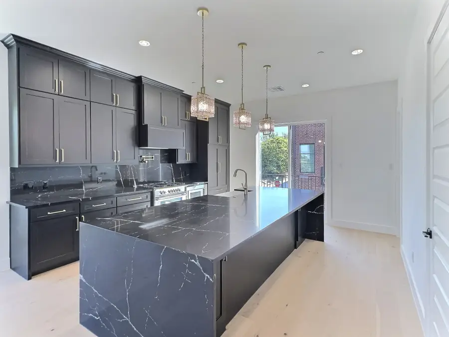 400 Vista Buena Trail, Fort Worth, TX 76111 - Image #2