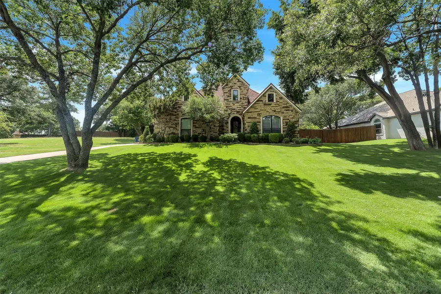 8917 Crest Wood Drive, Fort Worth, TX 76179 - Image #2