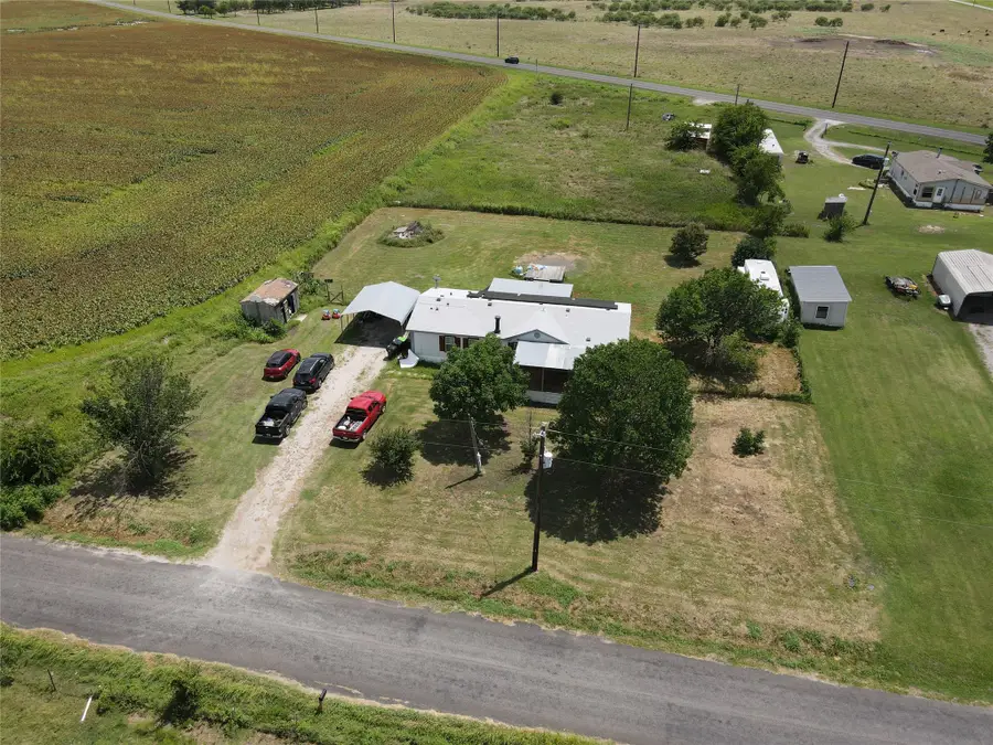 15962 Fritcher Road, Pilot Point, TX 76258 - Image #3