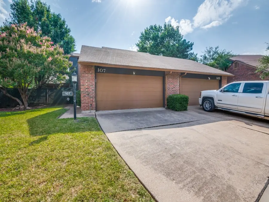 107 Brentwood Court, Irving, TX 75061 - Image #2