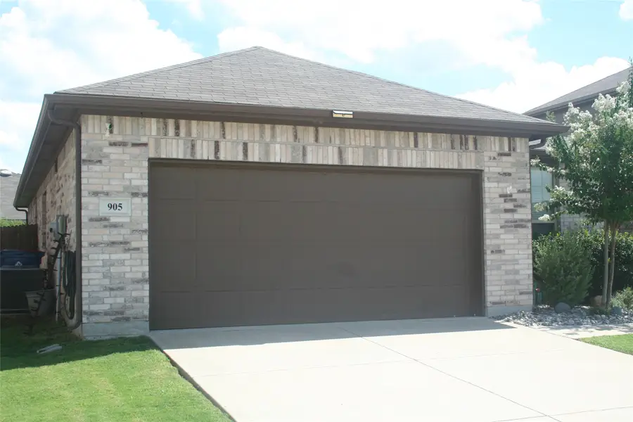 905 Ravenwood Lane, Van Alstyne, TX 75495 - Image #3