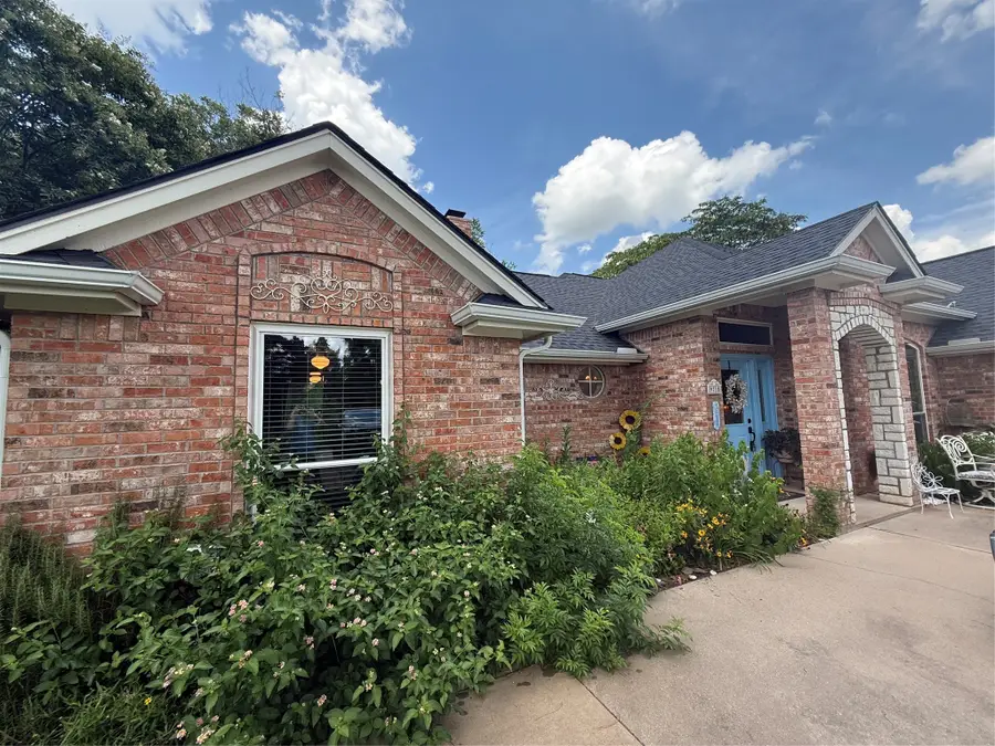 9715 Ravenswood Road, Granbury, TX 76049 - Image #3