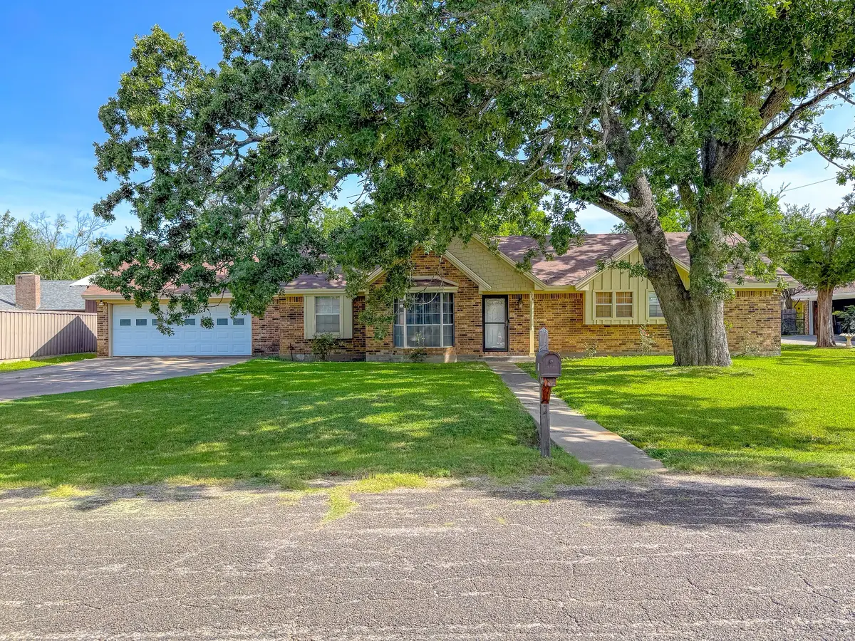 574 Ferndale Lane, Fairfield, TX 75840 - Image #1