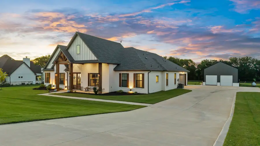 7360 Shady Oak Drive, Aubrey, TX 76227 - Image #2