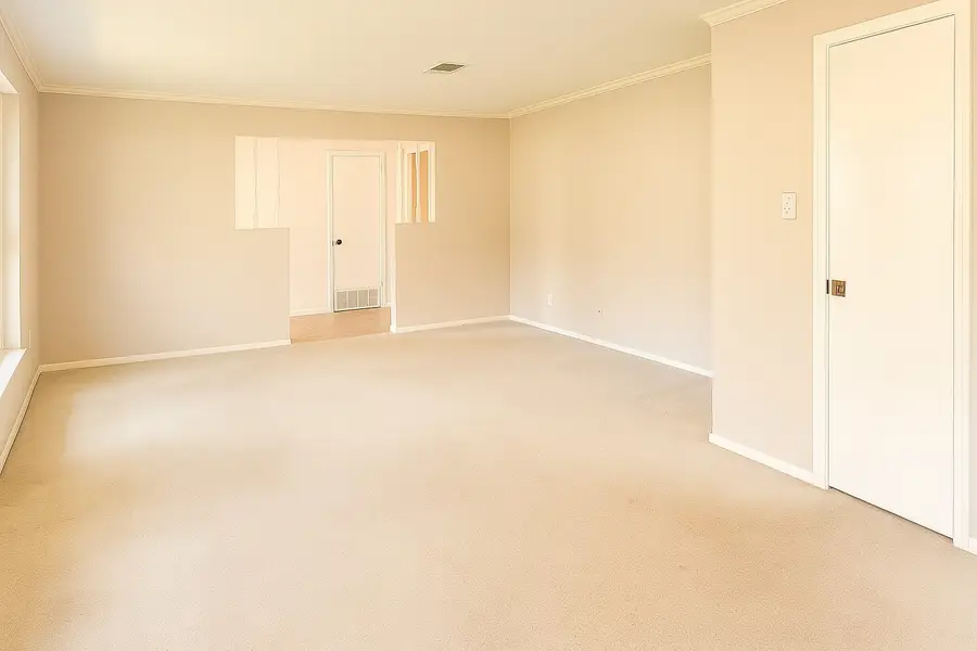 644 Caduceus Lane, Hurst, TX 76053 - Image #2