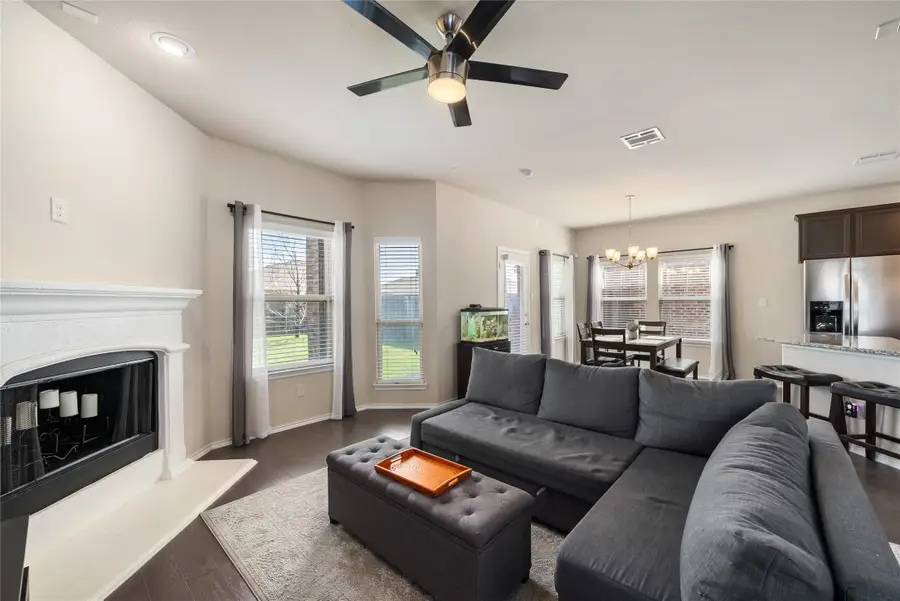 8917 Tenderfoot Lane, Aubrey, TX 76227 - Image #3