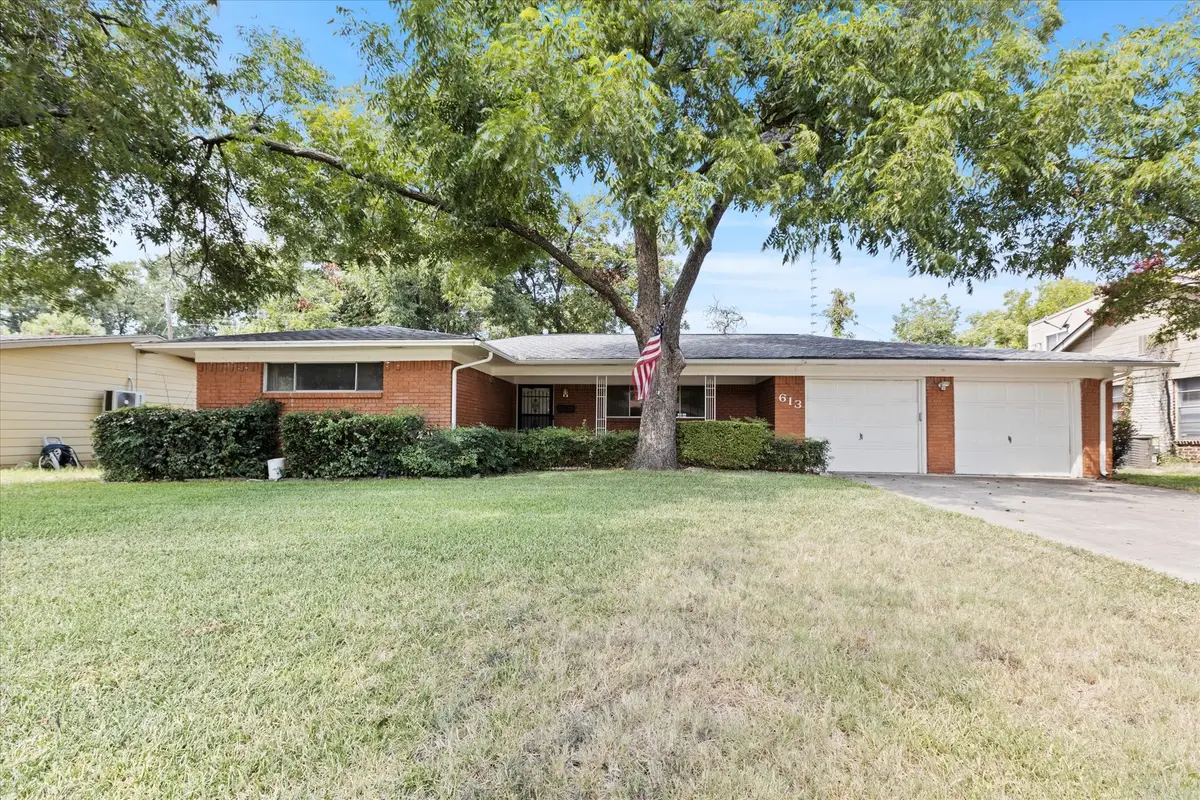 613 Cambridge Drive, Irving, TX 75061 - Image #1