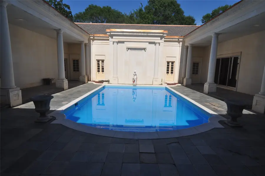 802 N Louise Street, Atlanta, TX 75551 - Image #2