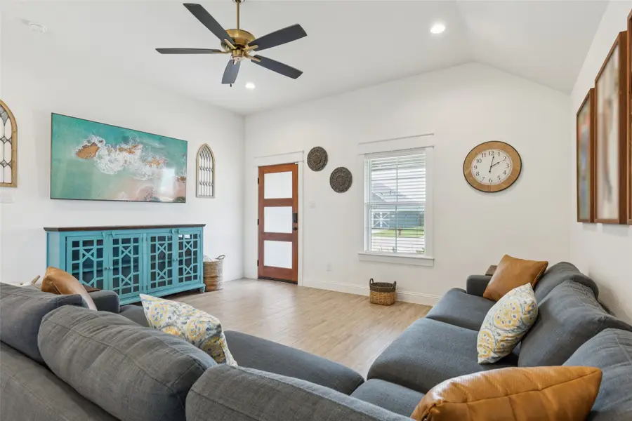 941 Tesslynn Avenue, Godley, TX 76044 - Image #3