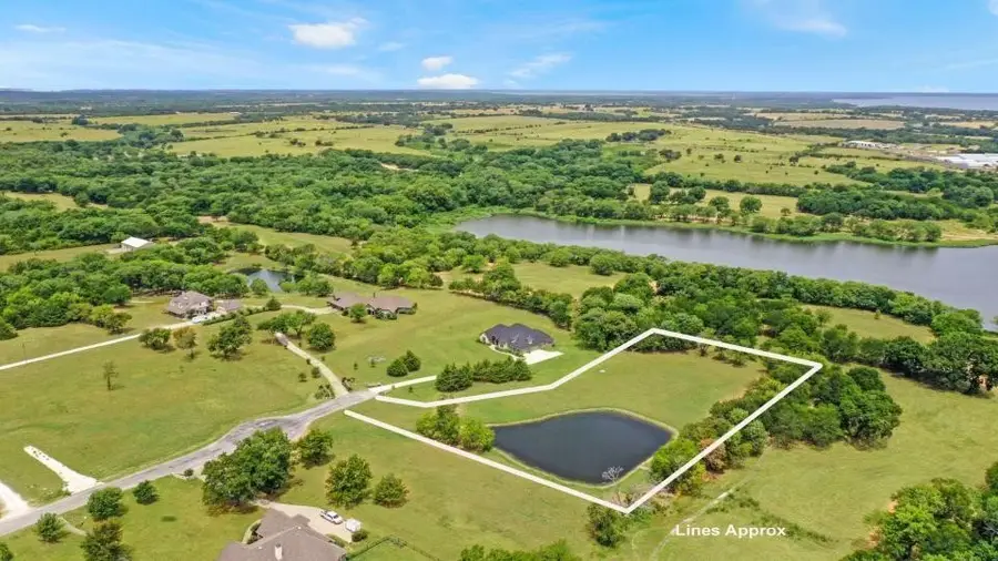 334 Golf Walk Circle, Denison, TX 75020 - Image #2