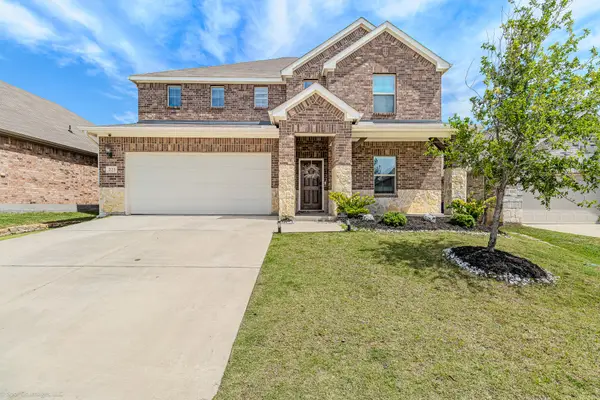 223 Luna Lane, Lake Dallas, TX 75065