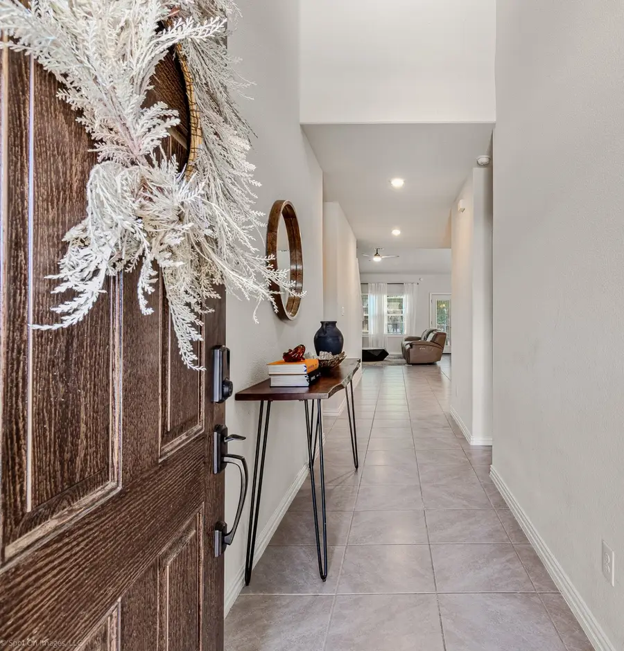 223 Luna Lane, Lake Dallas, TX 75065 - Image #2