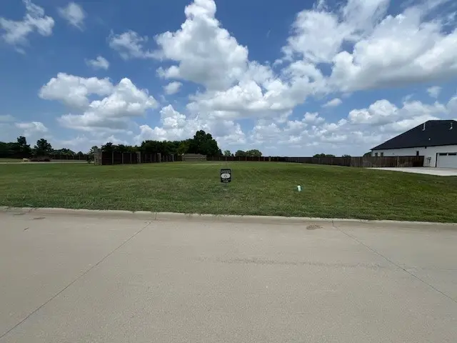 100 Chisolm Trail, Pottsboro, TX 75076 - Image #2