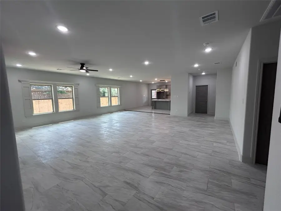 2110 Ridgewood Drive, Bridgeport, TX 76426 - Image #2