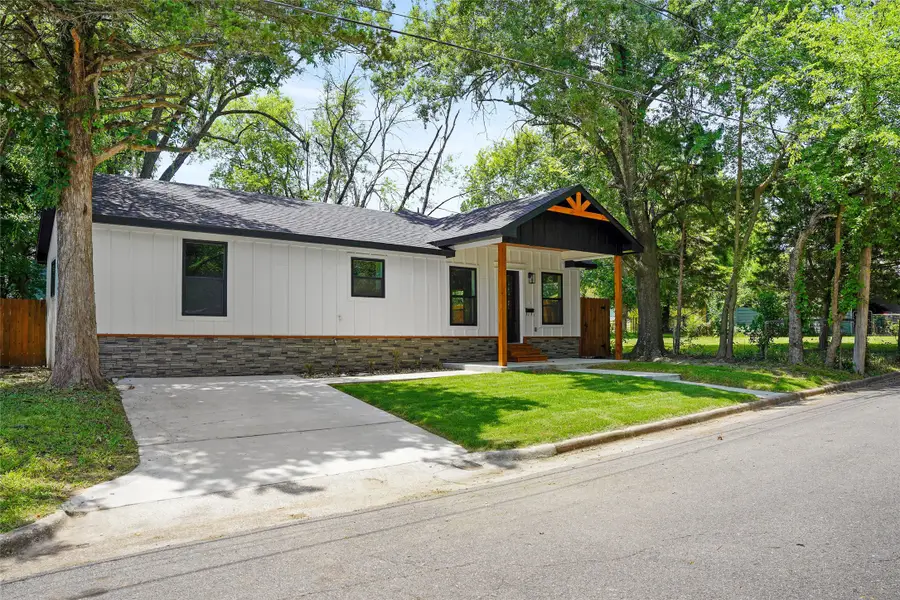 219 Nicholson Street, Sulphur Springs, TX 75482 - Image #2