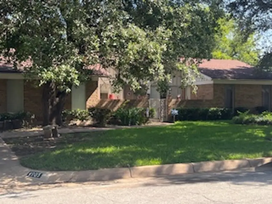 4905 Granite Shoals Avenue, Fort Worth, TX 76103 - Image #2