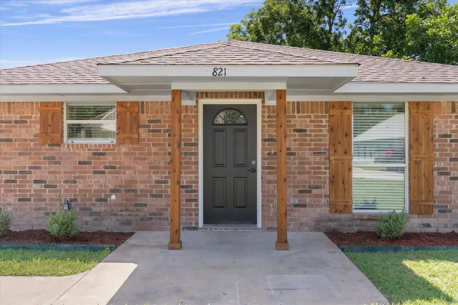 821 Gibbard Avenue, Wills Point, TX 75169 - Image #2