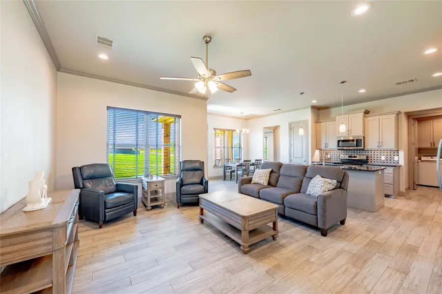 417 W Andrew Drive, Mabank, TX 75147 - Image #2