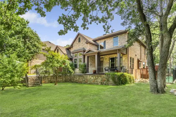 800 Spring Creek Drive, Grapevine, TX 76051