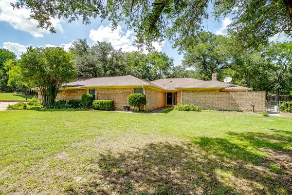 3300 Sherwood Street, Willow Park, TX 76087