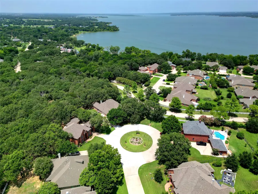 1100 Cogburn Court, Shady Shores, TX 76208 - Image #2