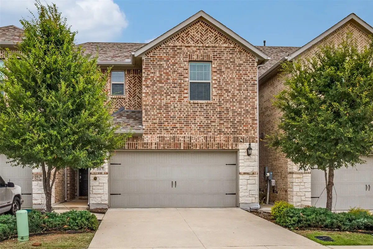 517 Hutchinson Lane, Lewisville, TX 75077 - Image #1