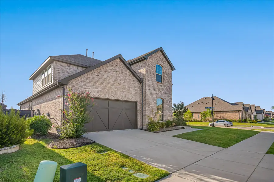 7001 Lowbranch Trail, Little Elm, TX 76227 - Image #2