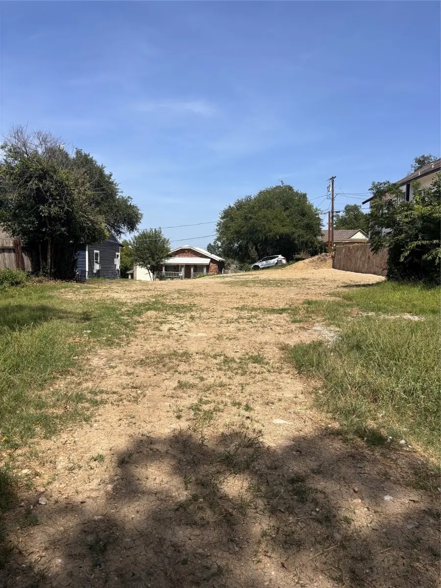 2707 Refugio Avenue, Fort Worth, TX 76164 - Image #3