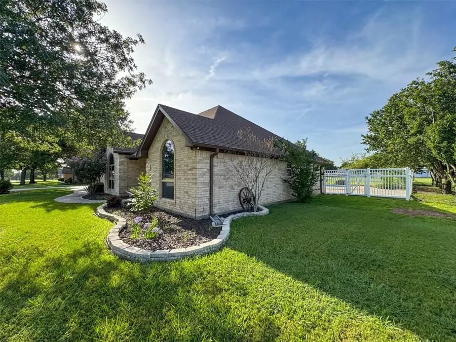 2501 Caddo Trail, Sanger, TX 76266 - Image #2