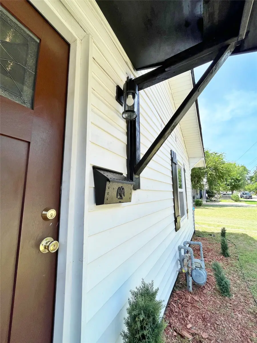 601 Blevins Street, Fort Worth, TX 76111 - Image #3