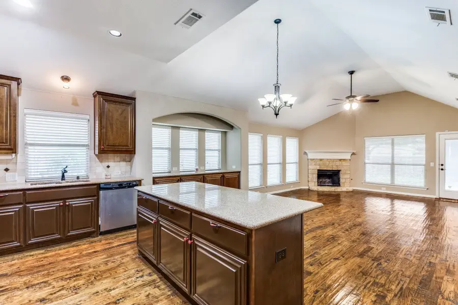 4303 Poppy Drive, Mansfield, TX 76063 - Image #3